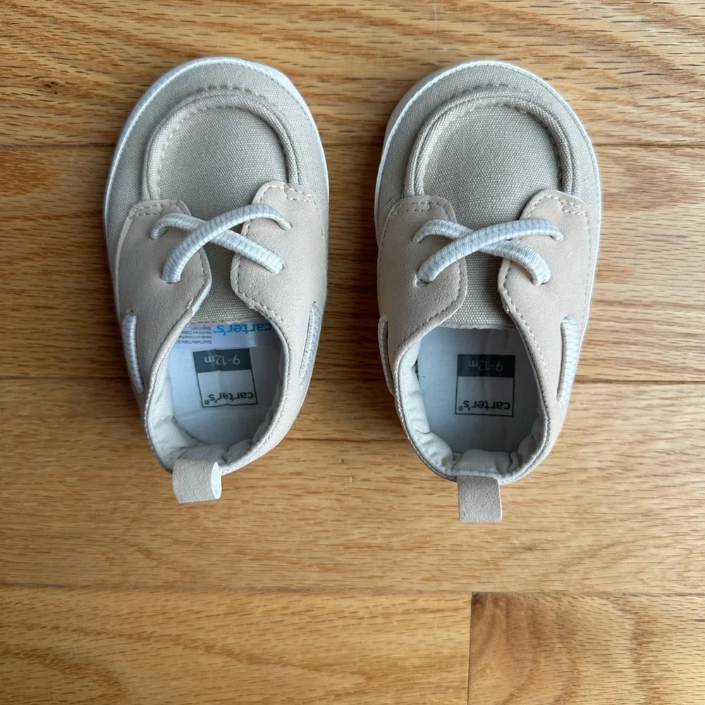 Carter’s Baby Boat Shoes 9-12 months - never worn!!
